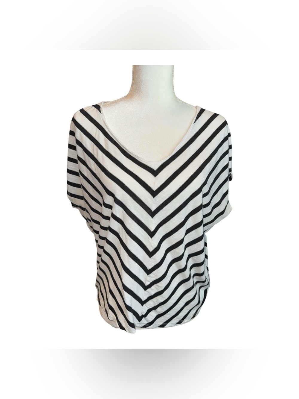 White House Black Market Black and White Chevron Striped Top- Medium #59